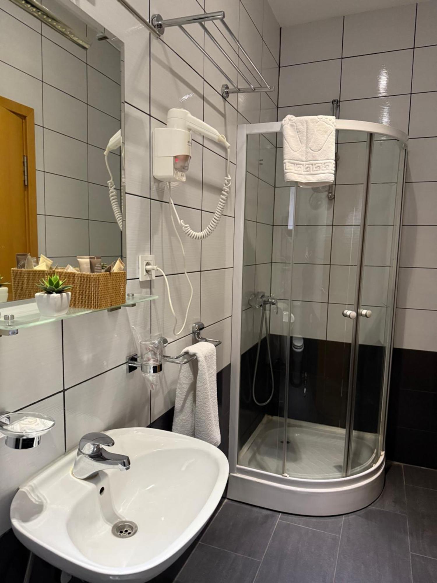 Deluxe Nortel Hotel Sarajevo Ngoại thất bức ảnh
